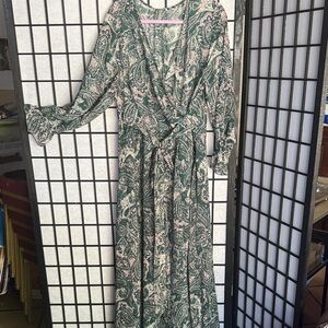 Elegant Green Paisley Wrap Dress